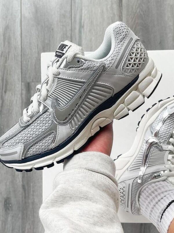 NIKE ZOOM VOMERO