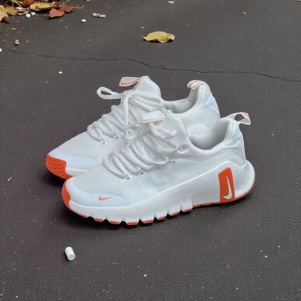 NIKE METCON BLANCO X NARANJA