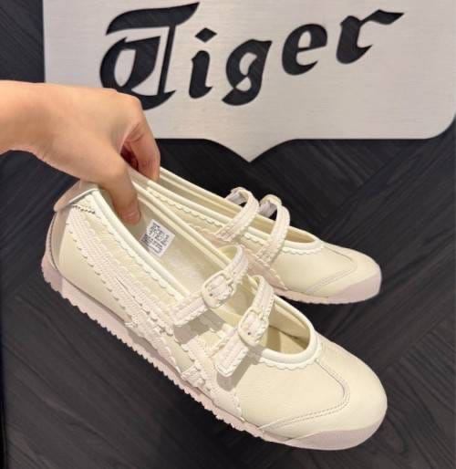 ONITSUKA BALLET BEIGE