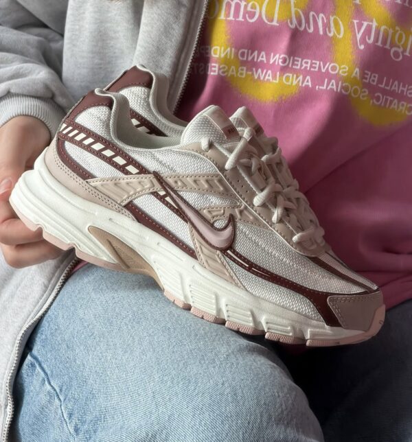 NIKE INTIATOR ROSA