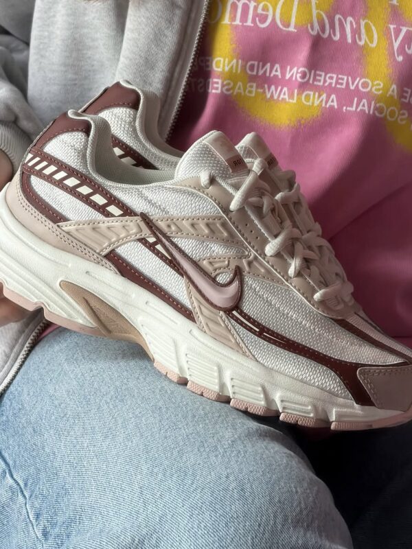 NIKE INTIATOR ROSA