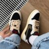 NIKE TRAVIS